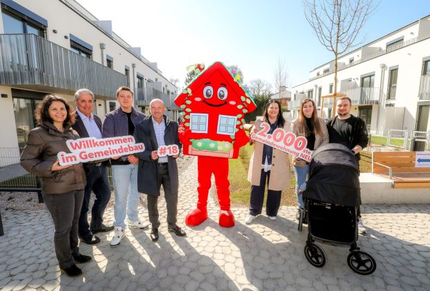 Vbgmin. Gaal:Übergabe des Gemeindebau NEU in der Brockhausengasse.